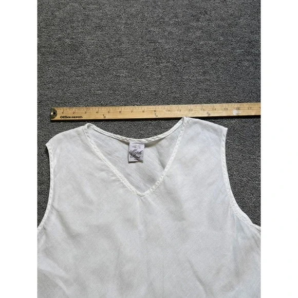 Match Point 100% Linen V-neck White Tank Top Size LARGE Summer/vacation - Picture 6 of 7